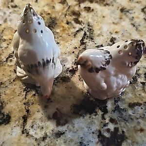 VINTAGE Salt and Pepper shakers Chickens signed Germany